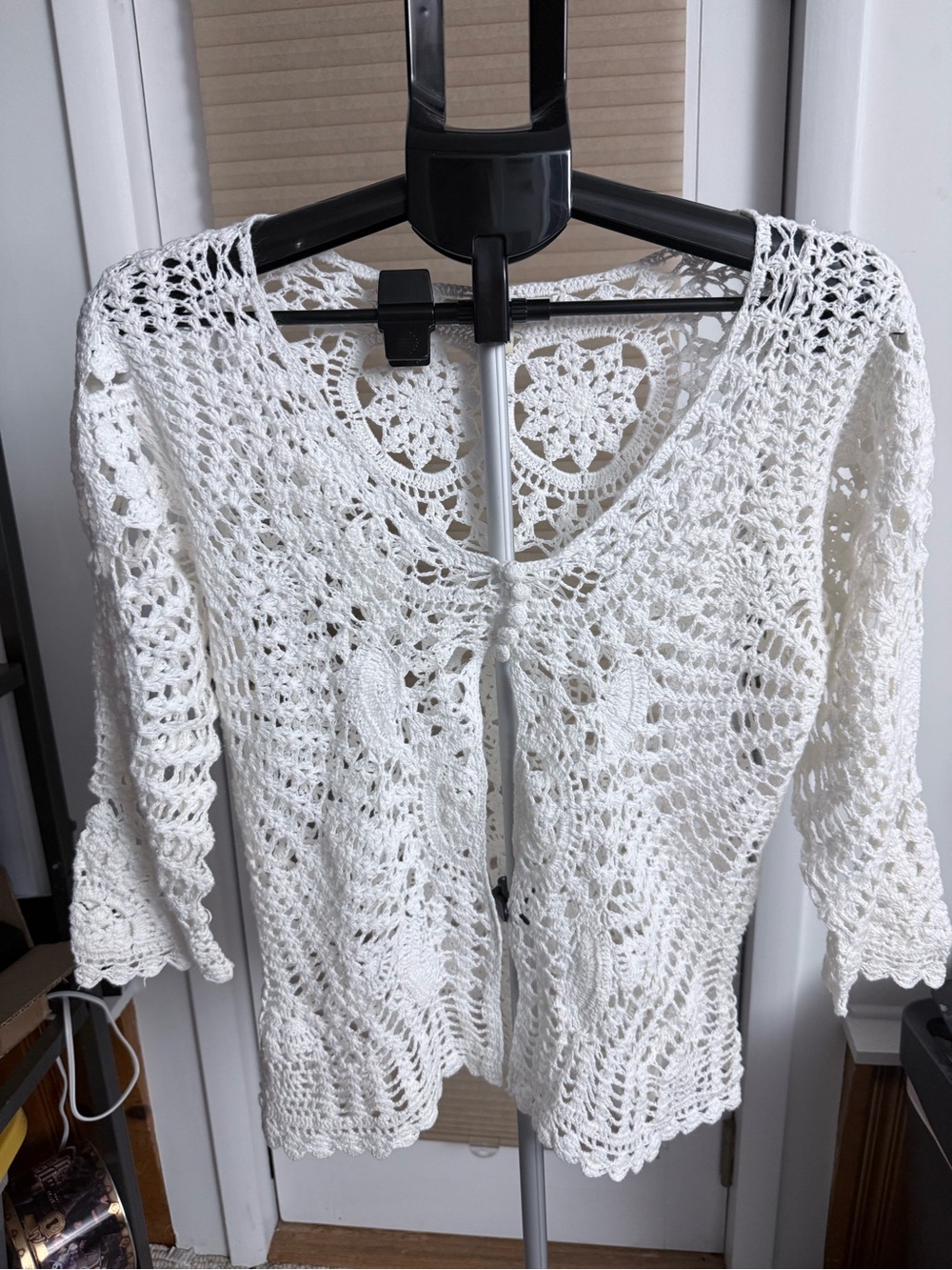 Carolyn Taylor White Crochet open-Knit Cardigan front button close Cottagecore L